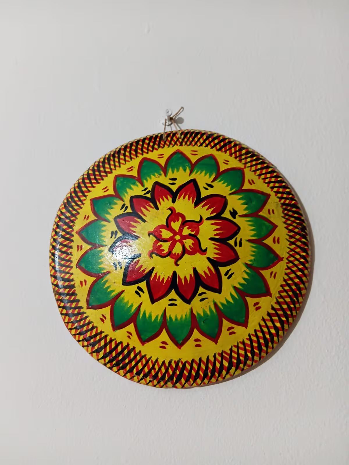 Painted plate Hand-painted decorative plate